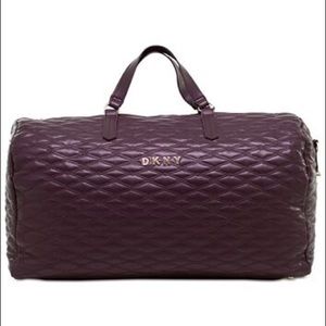 DKNY Quilted barrel large duffel bag. Burgundy.